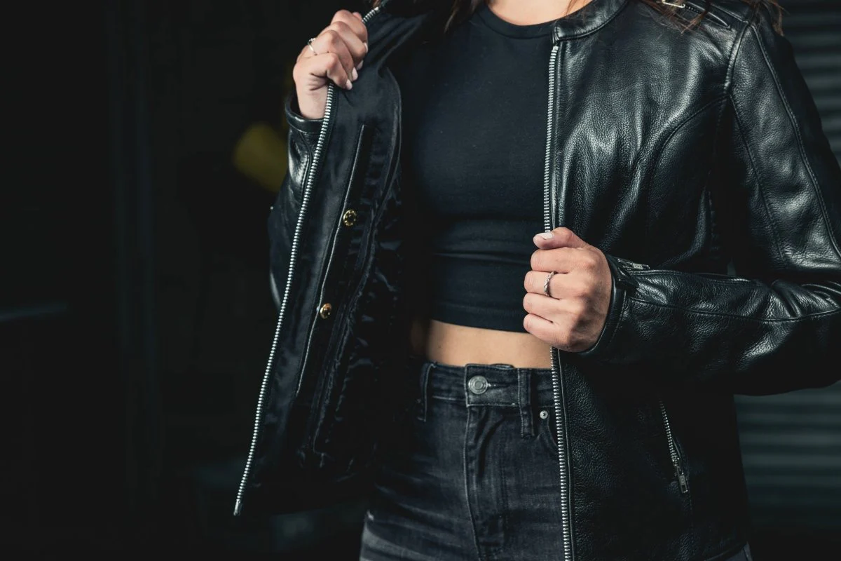 1123-cyclone-women-s-motorcycle-leather-jacket-8.webp Cyclone - Women's Motorcycle Leather Jacket