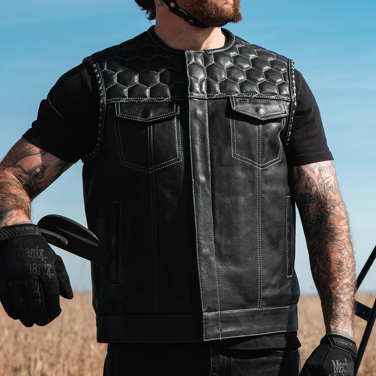 279-hornet-men-s-club-style-leather-vest-22.webp Hornet Men's Club Style Leather Vest