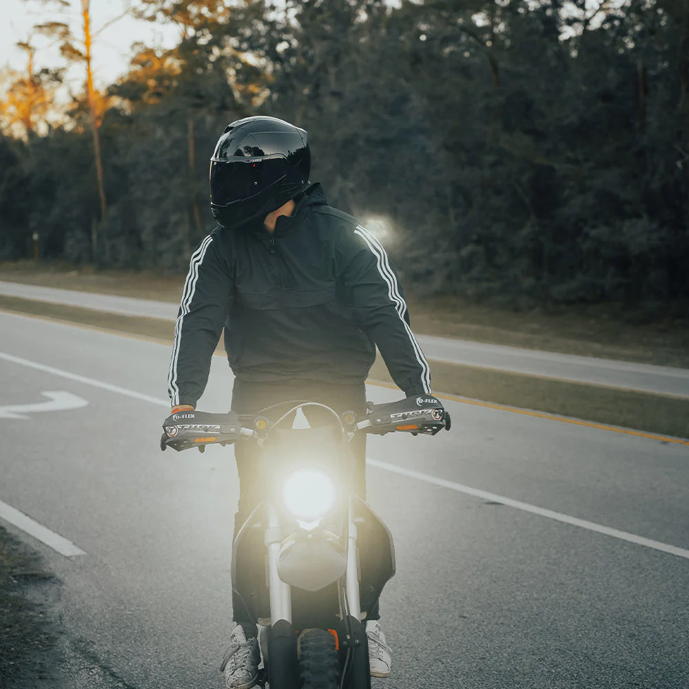 4029-daytona-glide-modular-motorcycle-helmet-dot-approved-bluetooth-ready-dual-visor-men-women-youth-hi-gloss-black-11.webp Daytona Glide Modular Motorcycle Helmet - DOT Approved, Bluetooth Ready, Dual Visor, Men/Women/Youth - Hi-Gloss Black