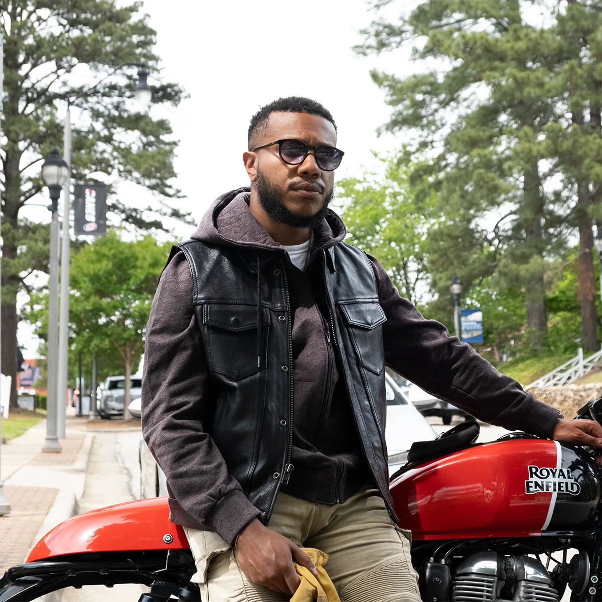 5954-kent-men-s-motorcycle-leather-vest-and-hoodie-2.webp Kent Men's Motorcycle Leather Vest and Hoodie