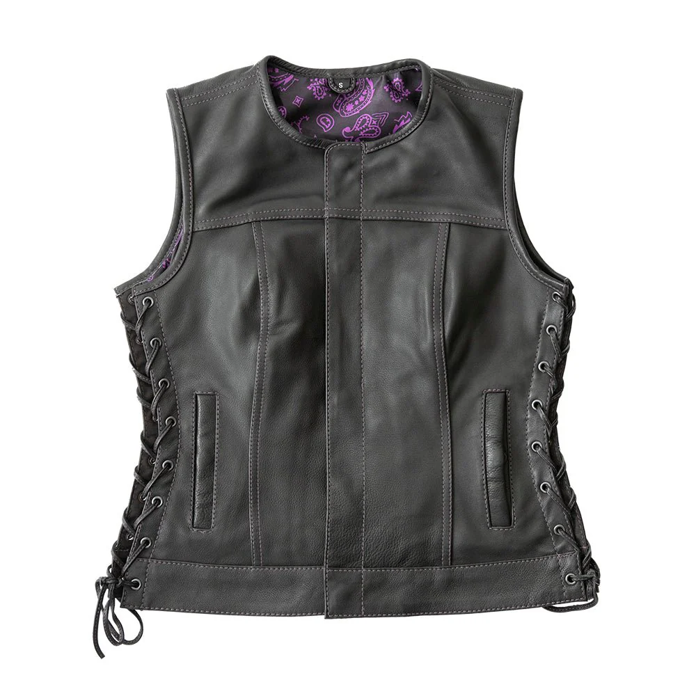 6594-the-royal-women-s-club-style-leather-vest-limited-edition-1.webp The Royal women's club-style leather vest - limited edition