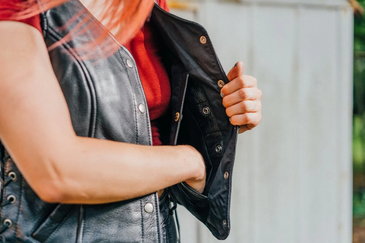 8001-honey-badger-women-s-motorcycle-leather-vest-4.webp Honey Badger Women's Motorcycle Leather Vest